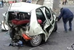 最新爆料车祸新闻报道内容,“惊魂瞬间！最新车祸报道揭示事故惊人细节”